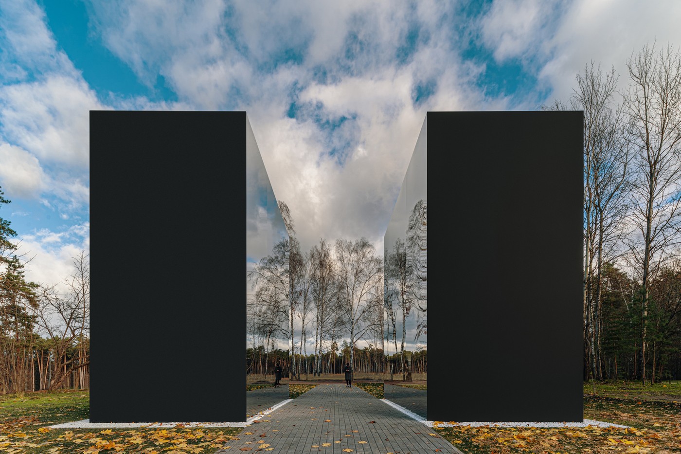 https___hypebeast.com_image_2021_02_malevich-installation-orekhov-2.jpg
