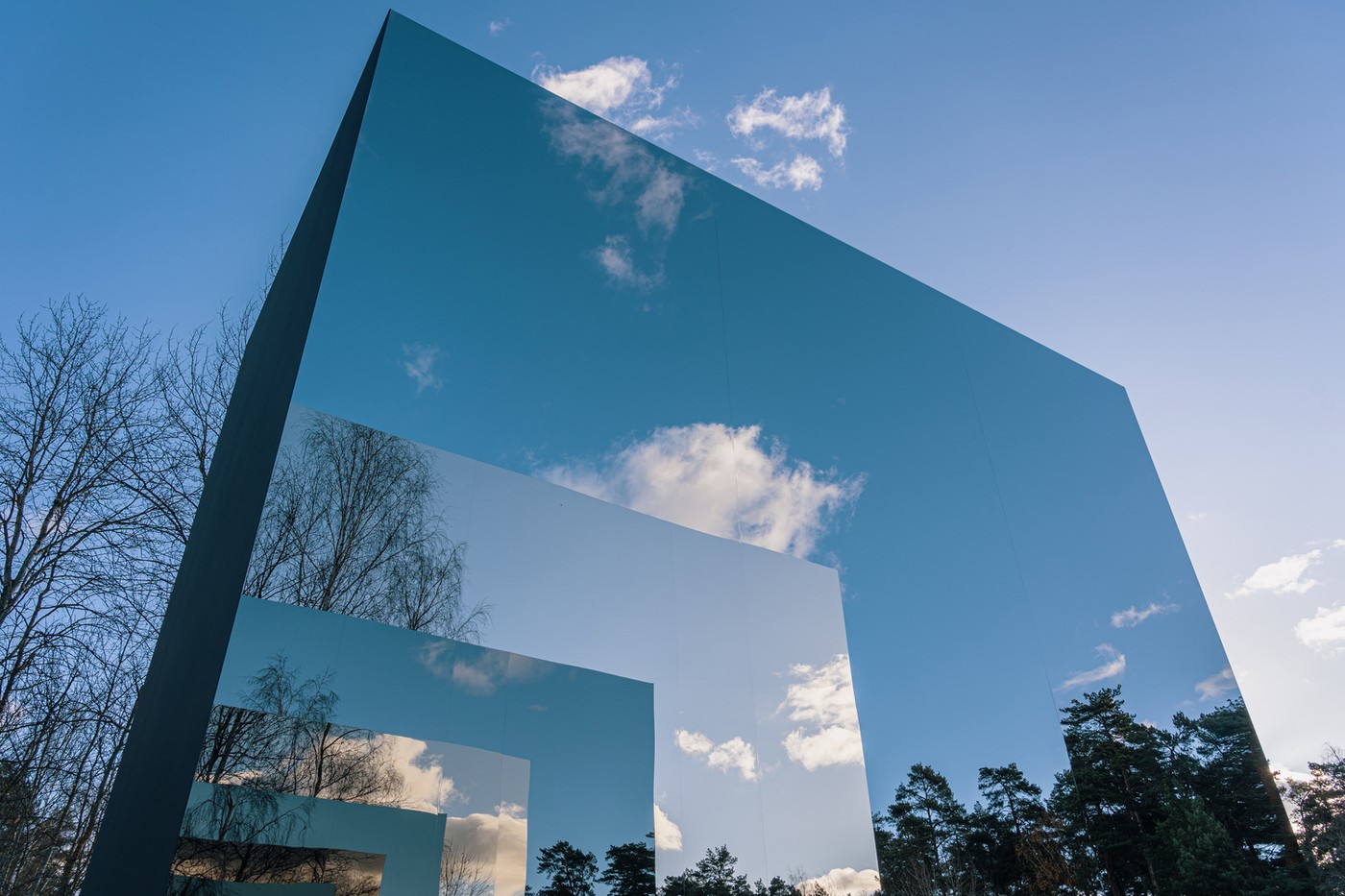https___hypebeast.com_image_2021_02_malevich-installation-orekhov-9.jpg