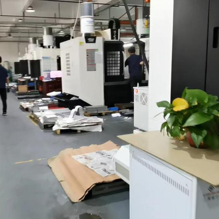 东莞市某精密机械cnc加工车间安装切削液全自动配比供液模式