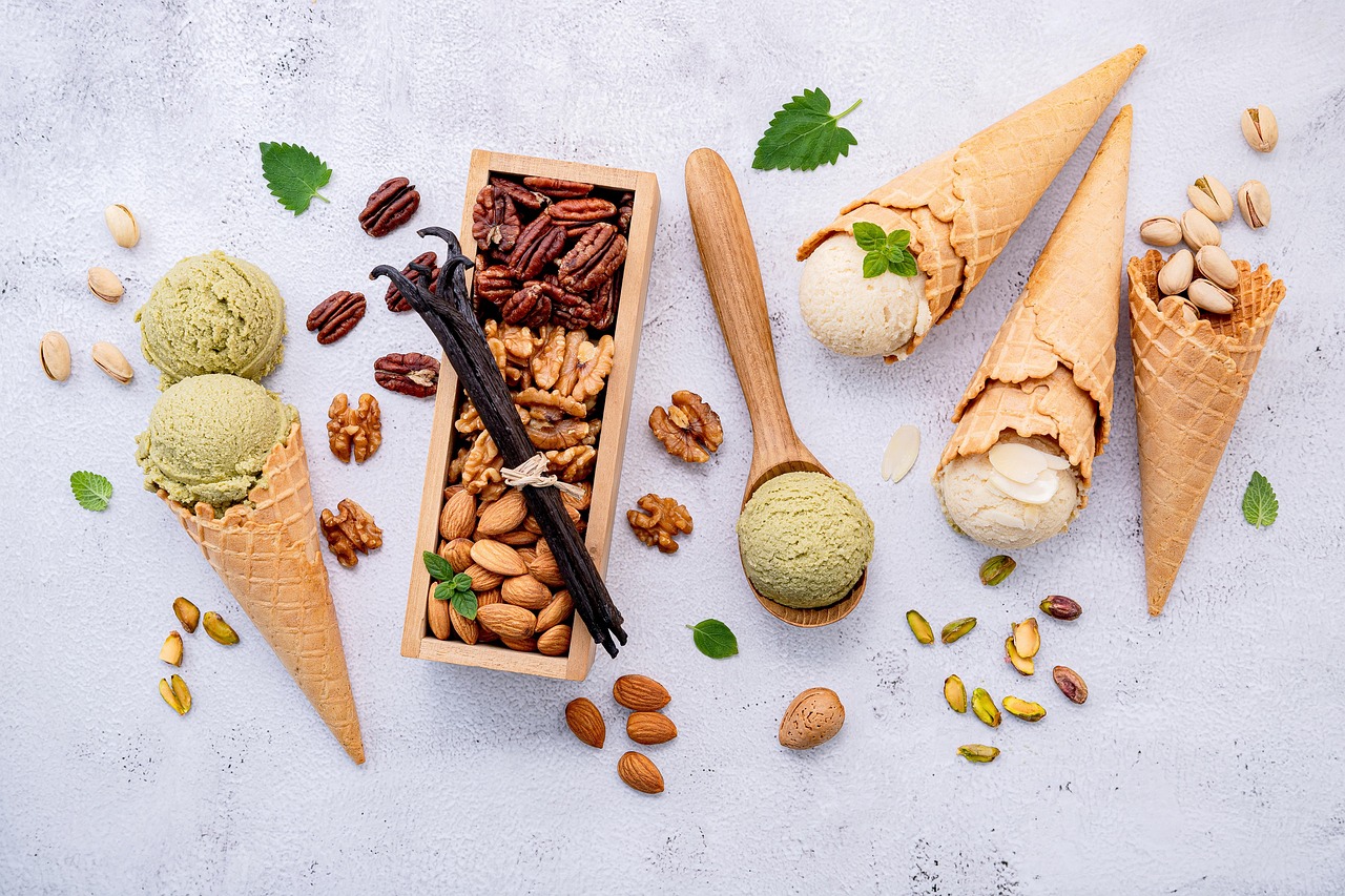 冰淇淋, 锥体, 蛋卷冰淇淋, 冰淇淋勺, 点心, 解冻, 冷冻甜点, 严寒的