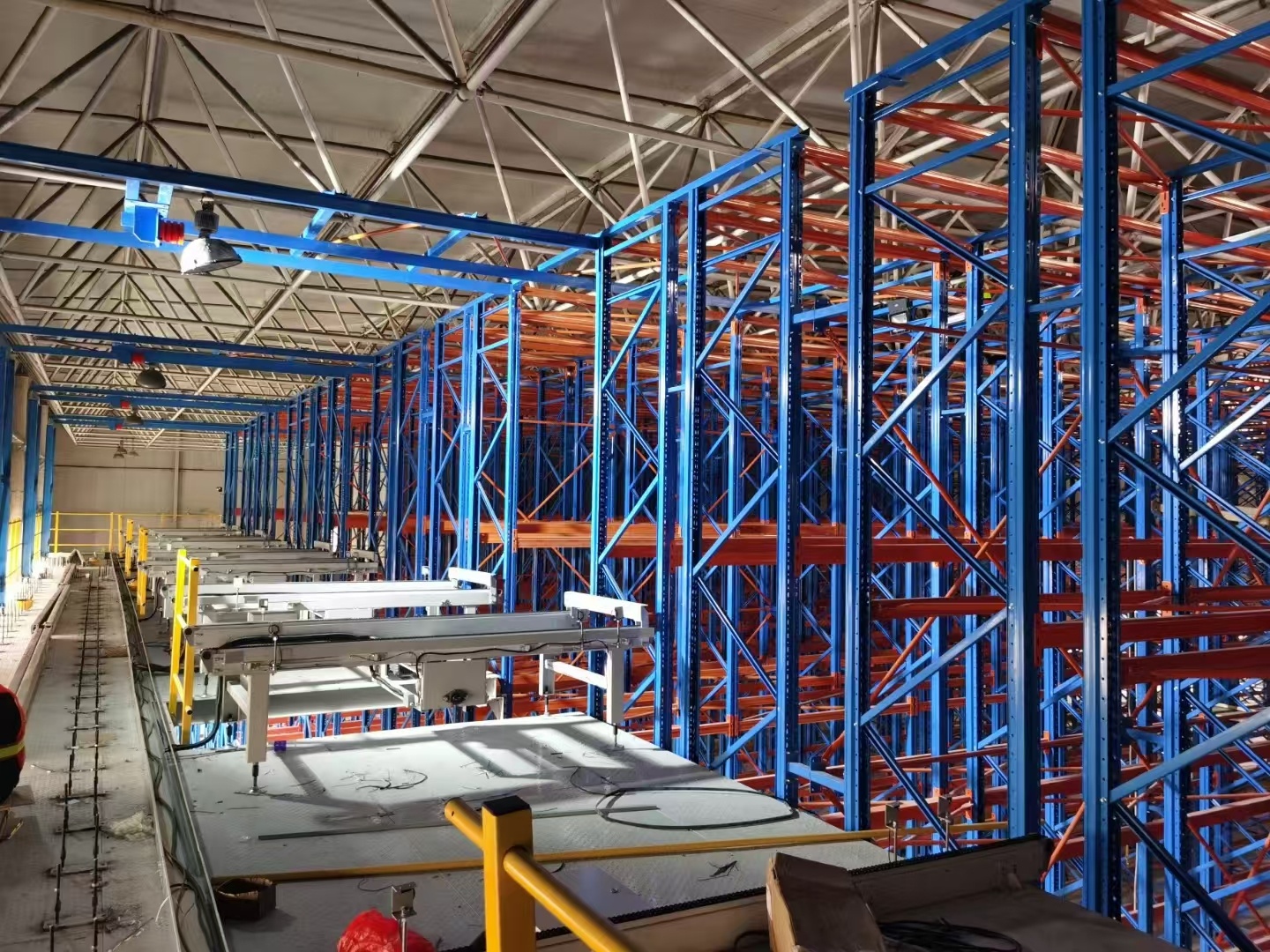 重型货架在仓储空间中起着关键作用