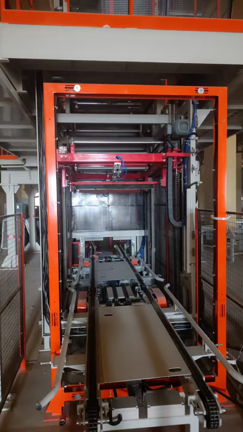 提升机助力智能仓储实现新跨越