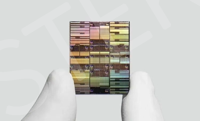 IBM 发布全球首款 0.7nm（7 埃米）芯片技术 半导体正式迈入埃米时代