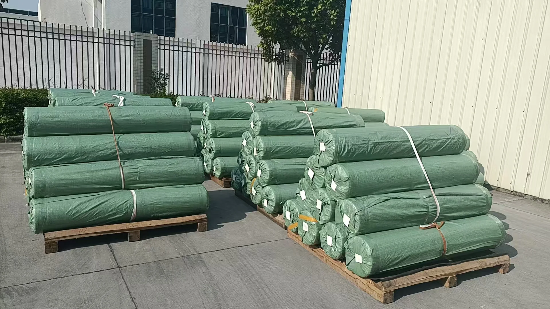 Flame-retardant leather meets B1 standard Flame-retardant leather meets B1 standard