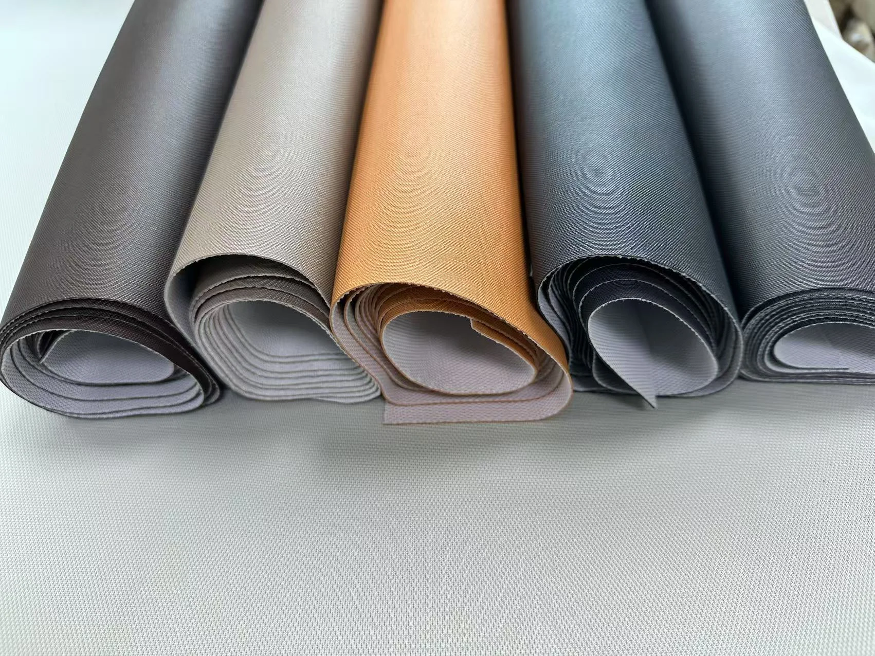 Outdoor yacht seawater-resistant flame-retardant V0 grade leather