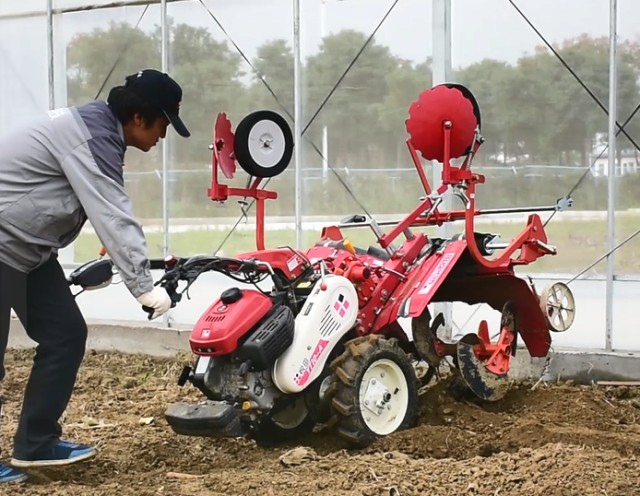 悅田——YT10系列自走式起壟覆膜機應用案例