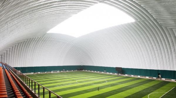 充气膜建筑的奥秘：如何无支撑地遮风挡雨