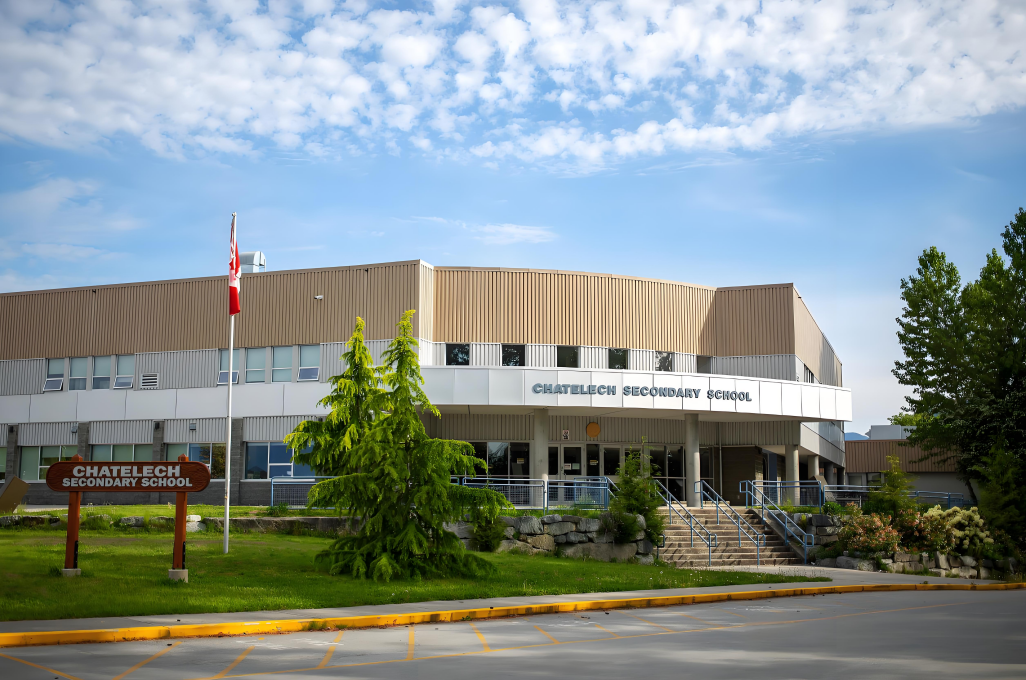 加拿大留学-西蒙菲莎大学本科入读要求