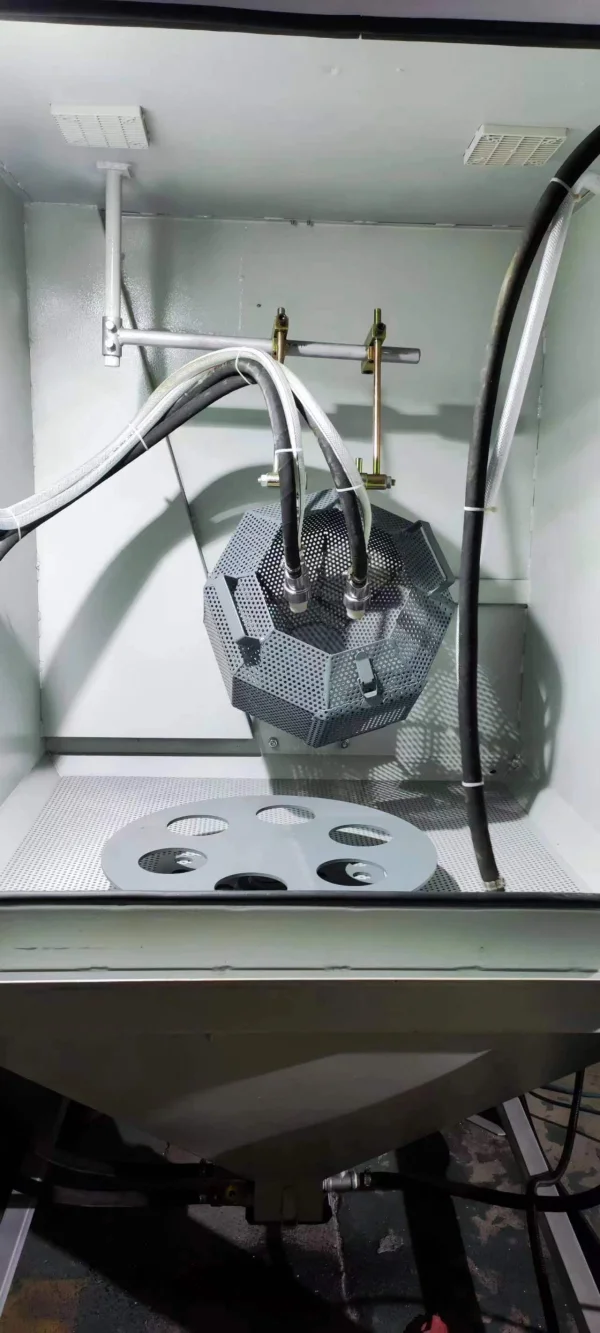  三槍手自一體滾筒（籃）噴砂機，多槍手自動一體滾筒（籃）噴砂機，去批鋒噴砂機，塑膠電木去批鋒