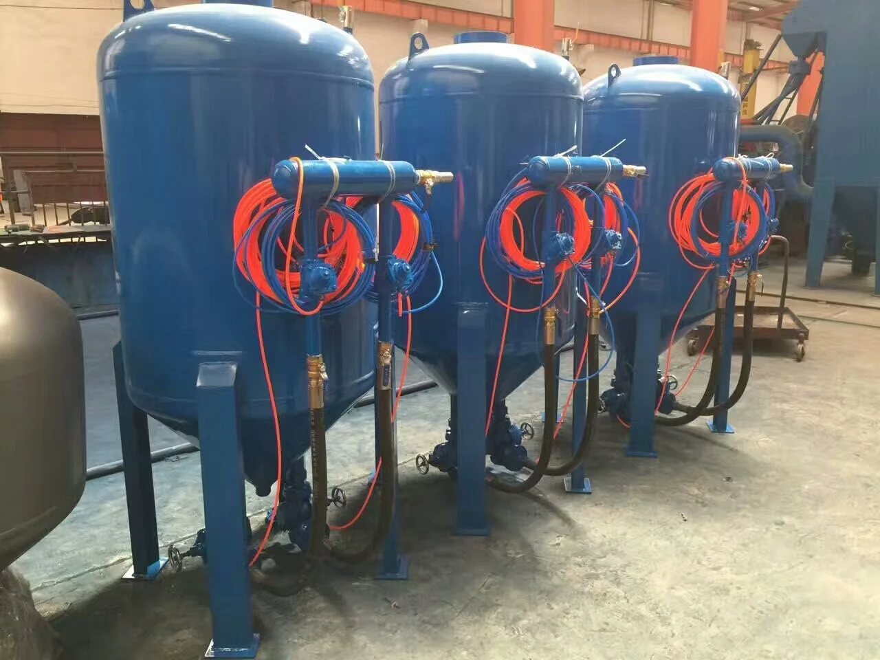 氣缸雙槍開放式高壓噴砂機，開放式高壓噴砂，多槍高壓噴砂機，大型高壓開放式噴砂機