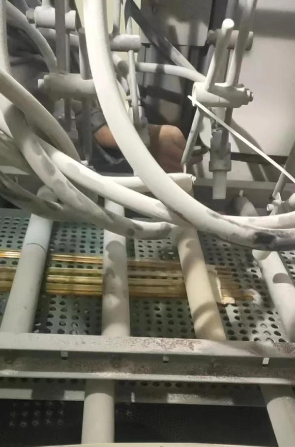 SL-PM600-9A平面輸送式自動噴砂機