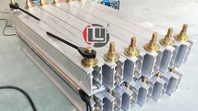 皮帶硫化機(jī)：多行業(yè)輸送機(jī)械的得力助手