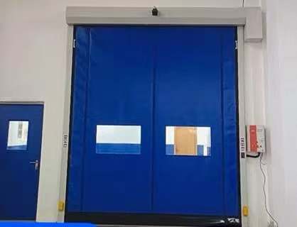 探索現代工業(yè)之翼——拉鏈式快速門的應用與優(yōu)勢