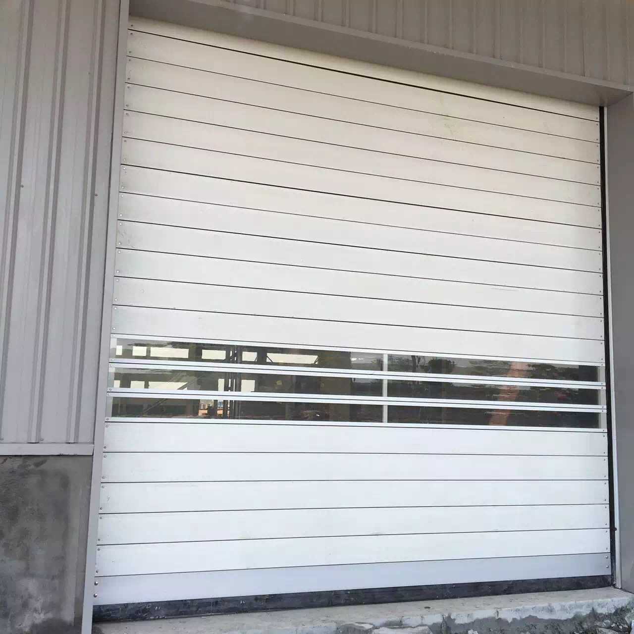 快速堆積門(mén)有什么優(yōu)點(diǎn)？