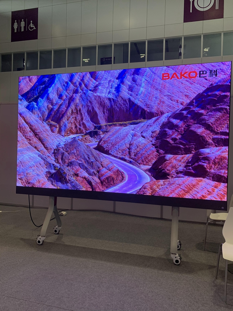 108英寸1.5625mm商顯會議—體機(jī)