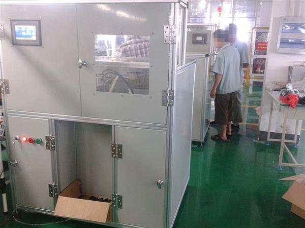 102 自動壓裝機