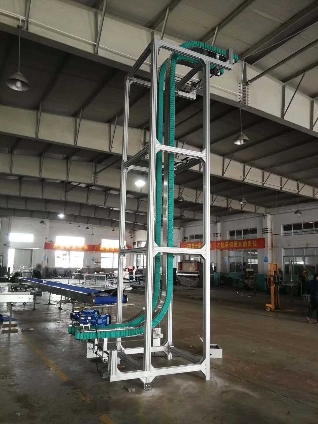 關(guān)于夾持提升機(jī)