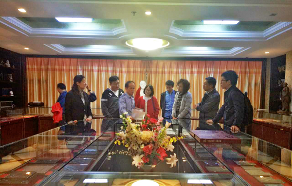 走進馬克思展廳主題黨日活動紀實