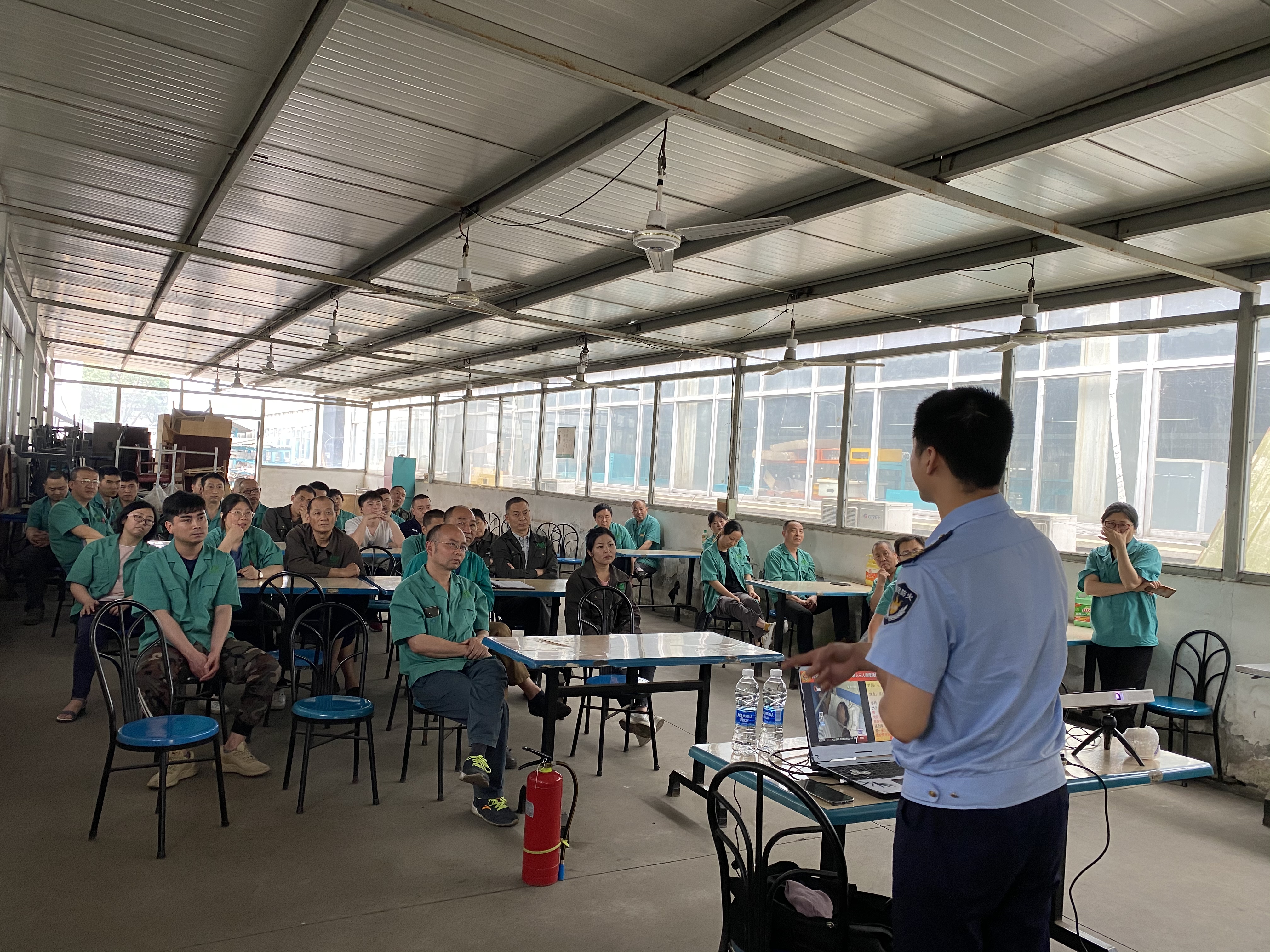 奧洛特參加消防局組織的培訓