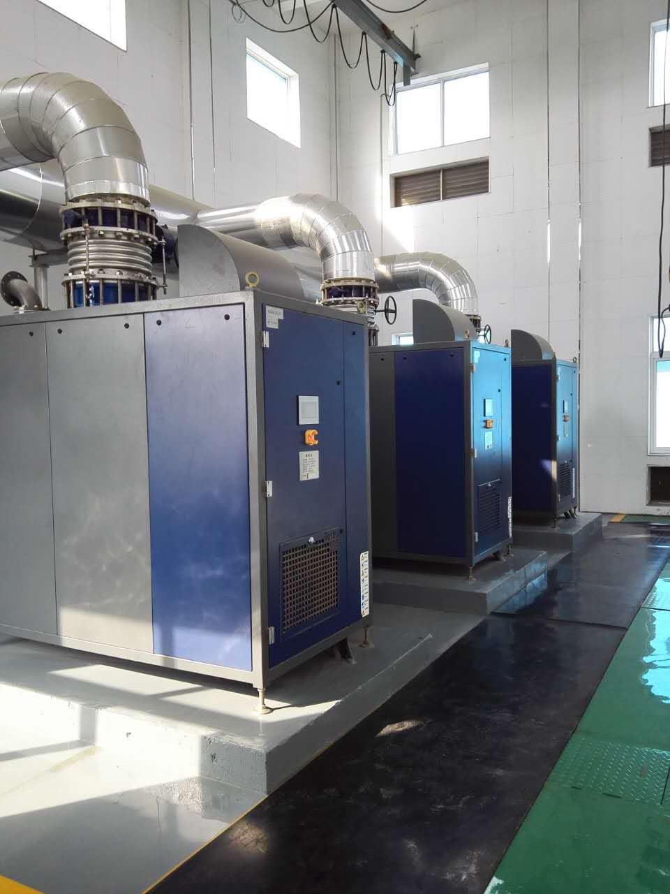 青島城陽污水處理廠空氣懸浮離心風(fēng)機(jī)應(yīng)用現(xiàn)場