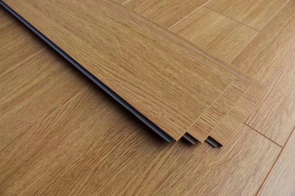防滑2mm-8mm SPC硬質(zhì)地板生產(chǎn)機