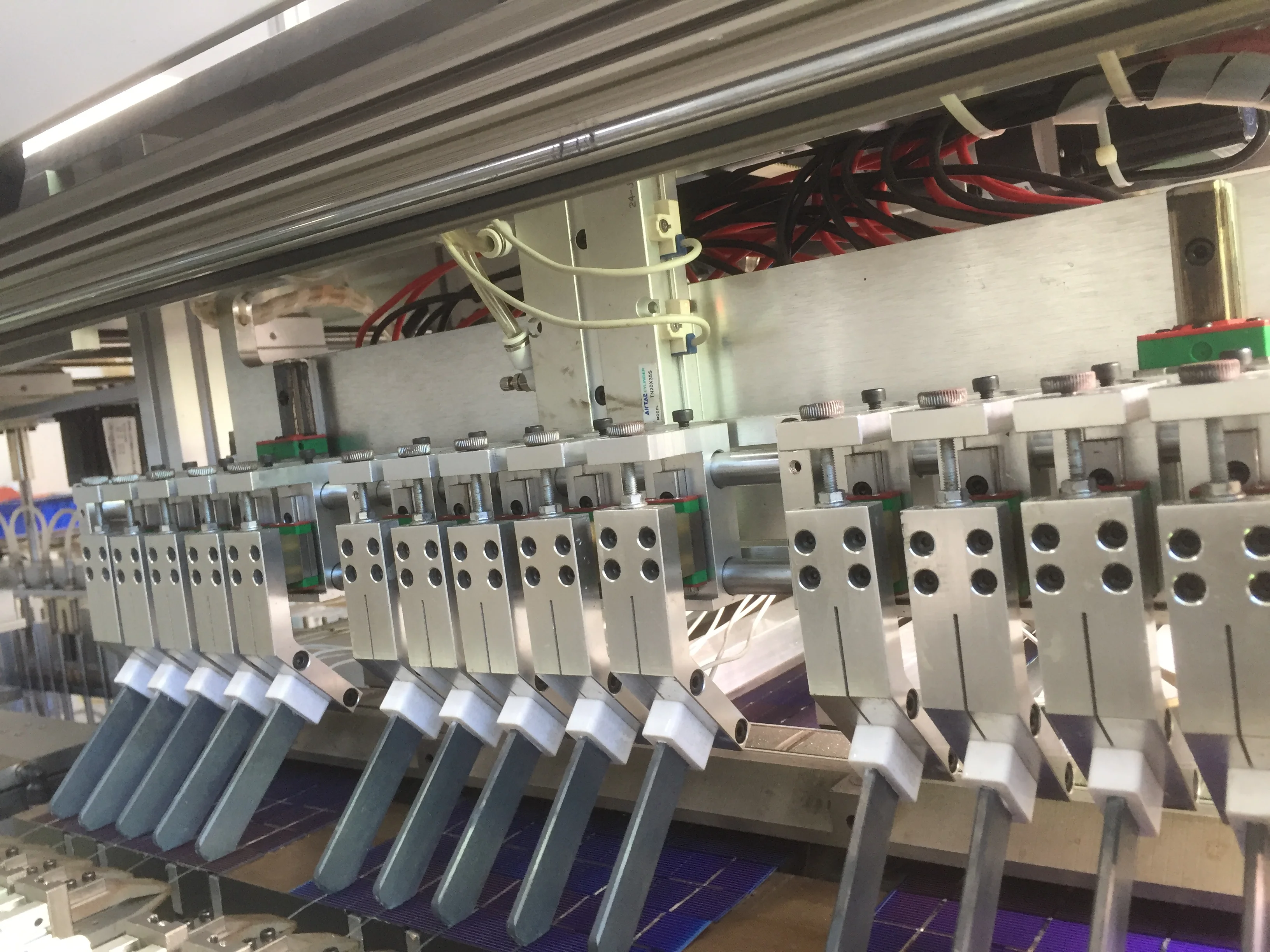 小片串焊機(jī)改造升級應(yīng)用案例