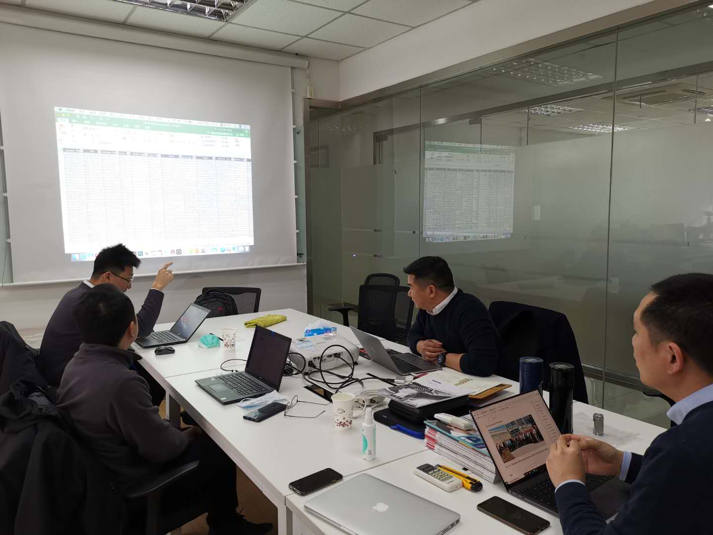 德国徕卡公司华东区白总上海区王经理莅临Manbetx万博实业指导工作