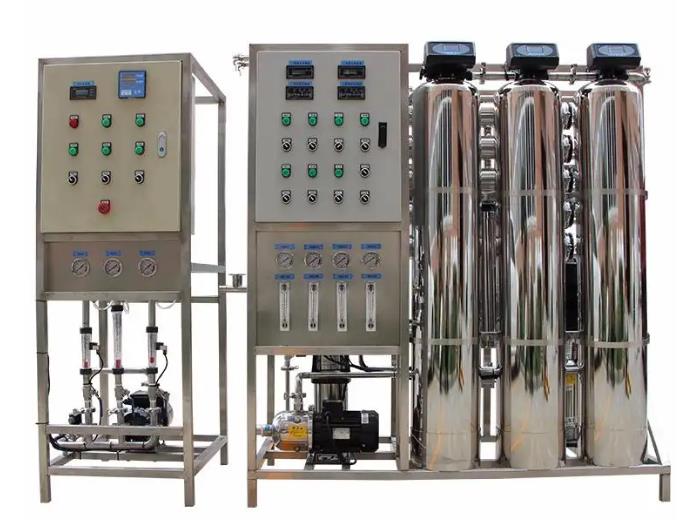 不銹鋼反滲透純水設(shè)備.jpg