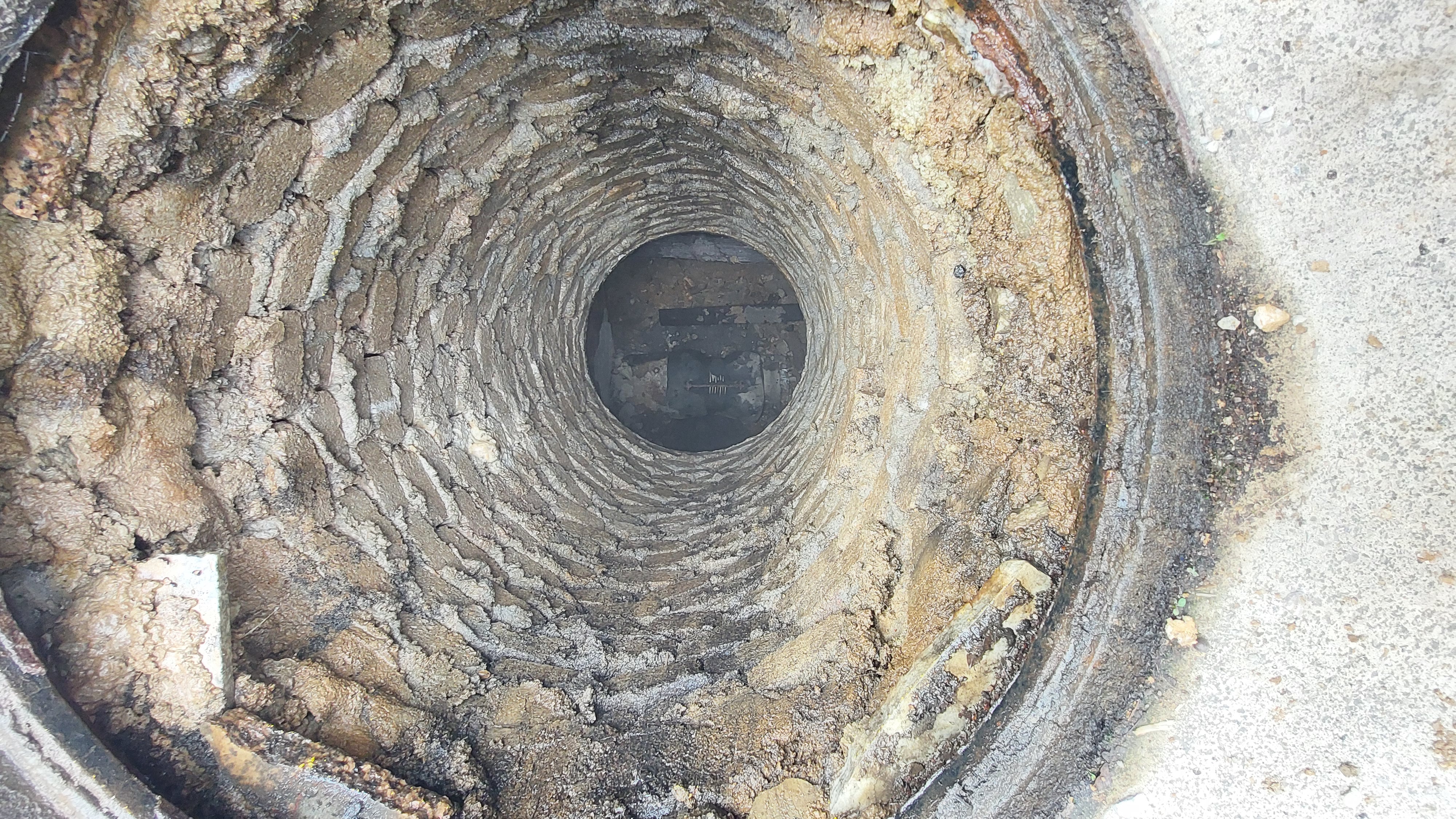 贵州财经大学空调供水管漏水检测