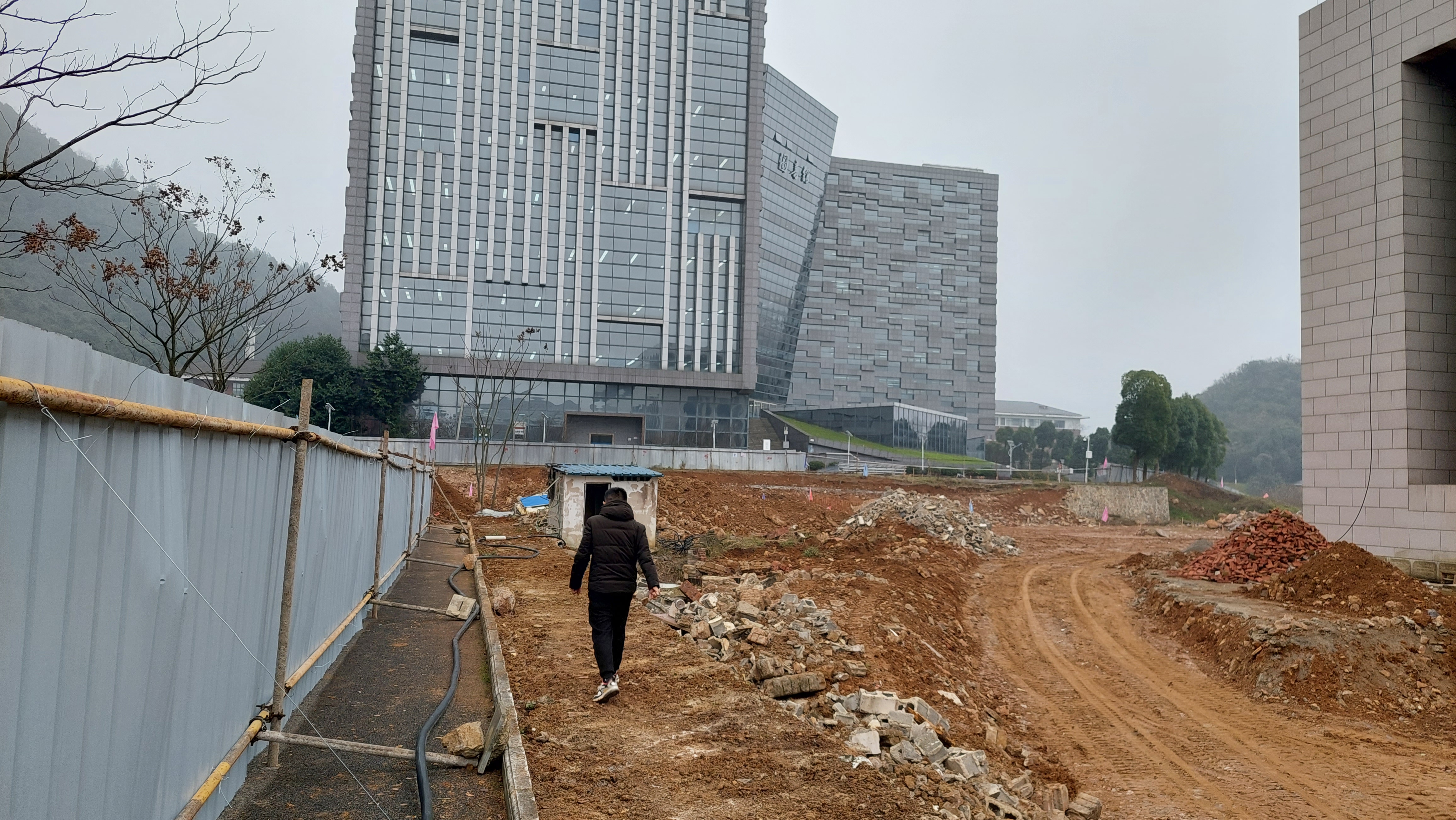 贵州财经大学空调供水管漏水检测