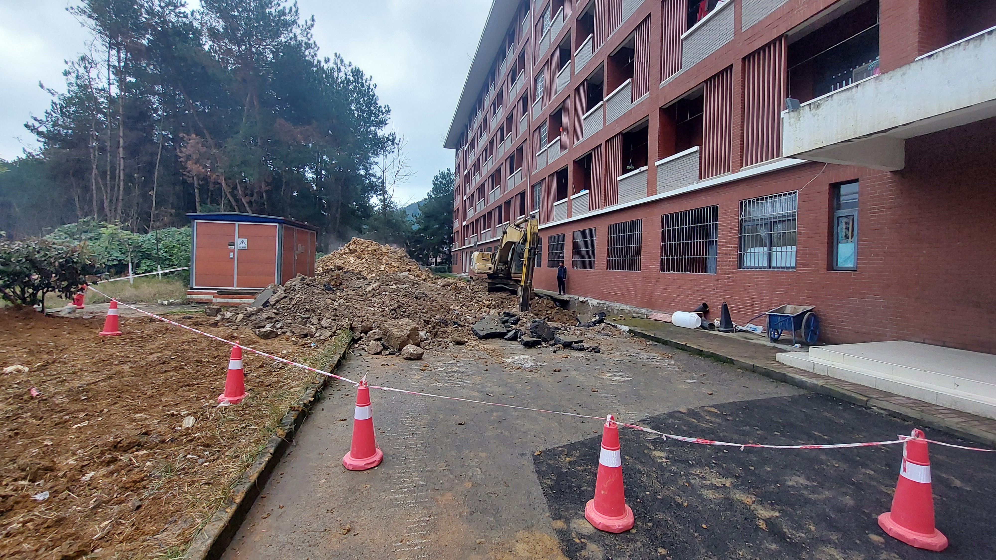 贵州财经大学空调供水管漏水检测