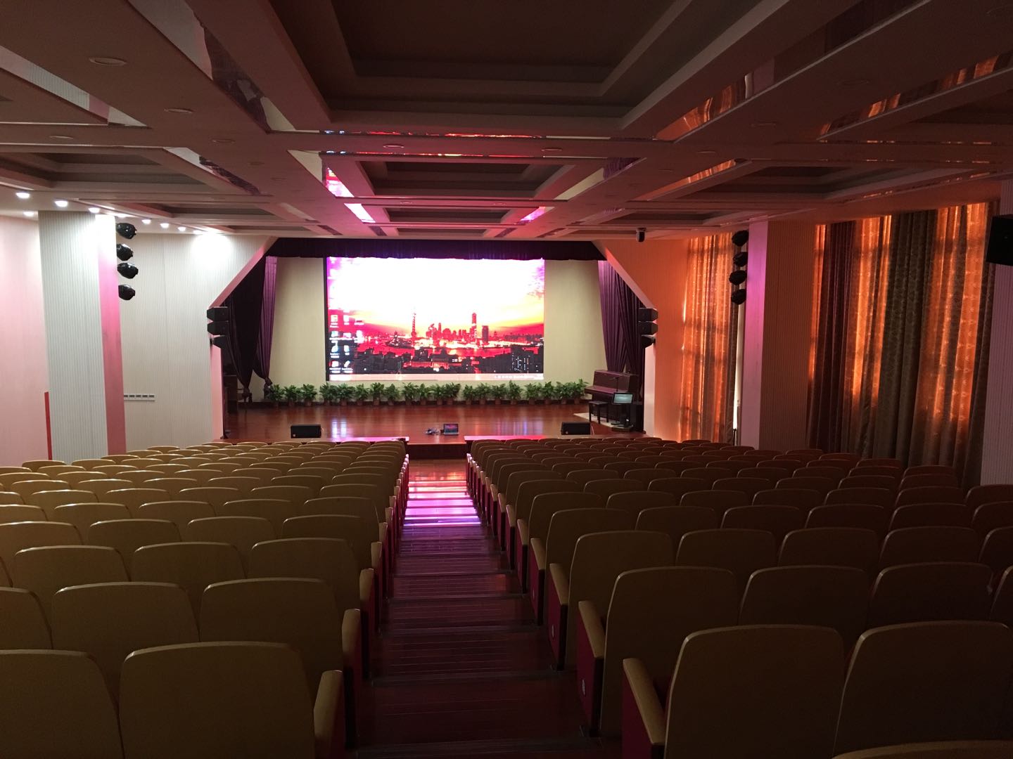 上海大同高級中學采用睿觀博轉換器和網傳