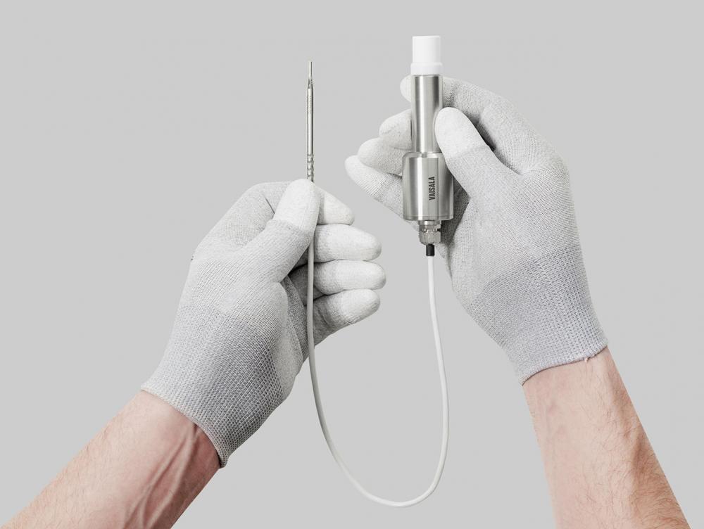 PROD-HPP272-with-hands.jpg