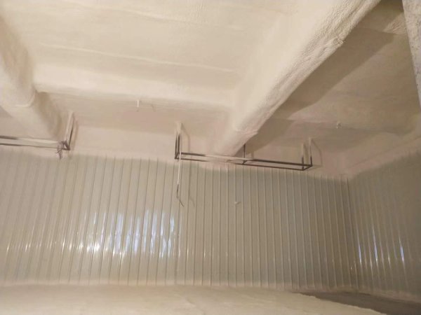 庫體噴涂聚氨酯硬泡