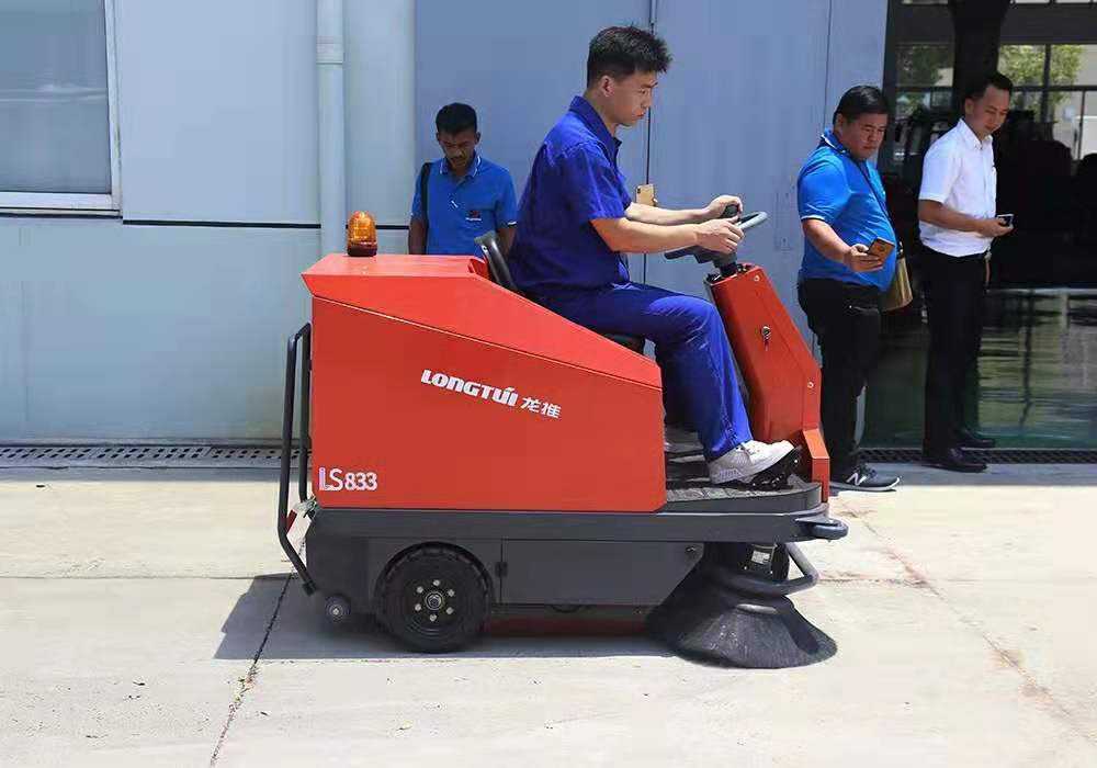 掃地機(jī)的基本類型與區(qū)分方式