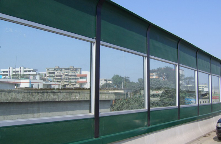 江蘇無錫金城高架塘南段聲屏障-隔音墻