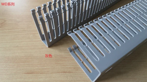 A01-2歐規(guī)蝴蝶孔絕緣配線槽