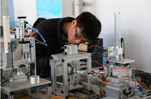 小型自動化機(jī)械設(shè)備使用直線導(dǎo)軌