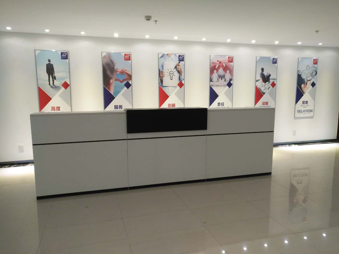 貴州LED顯示屏,,貴州液晶拼接屏,貴陽LED顯示屏