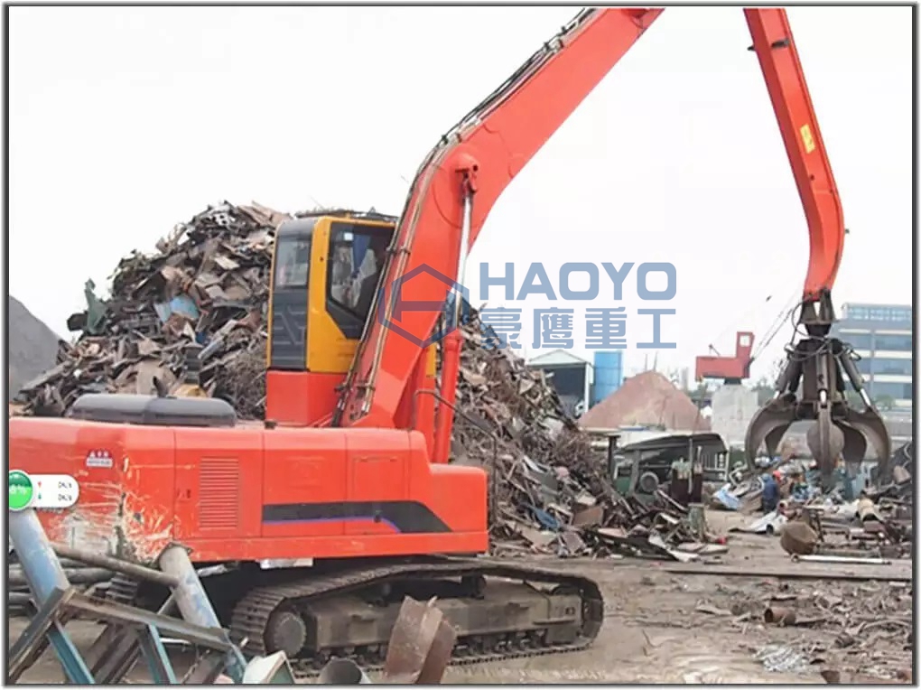 履帶式抓鋼機(jī)