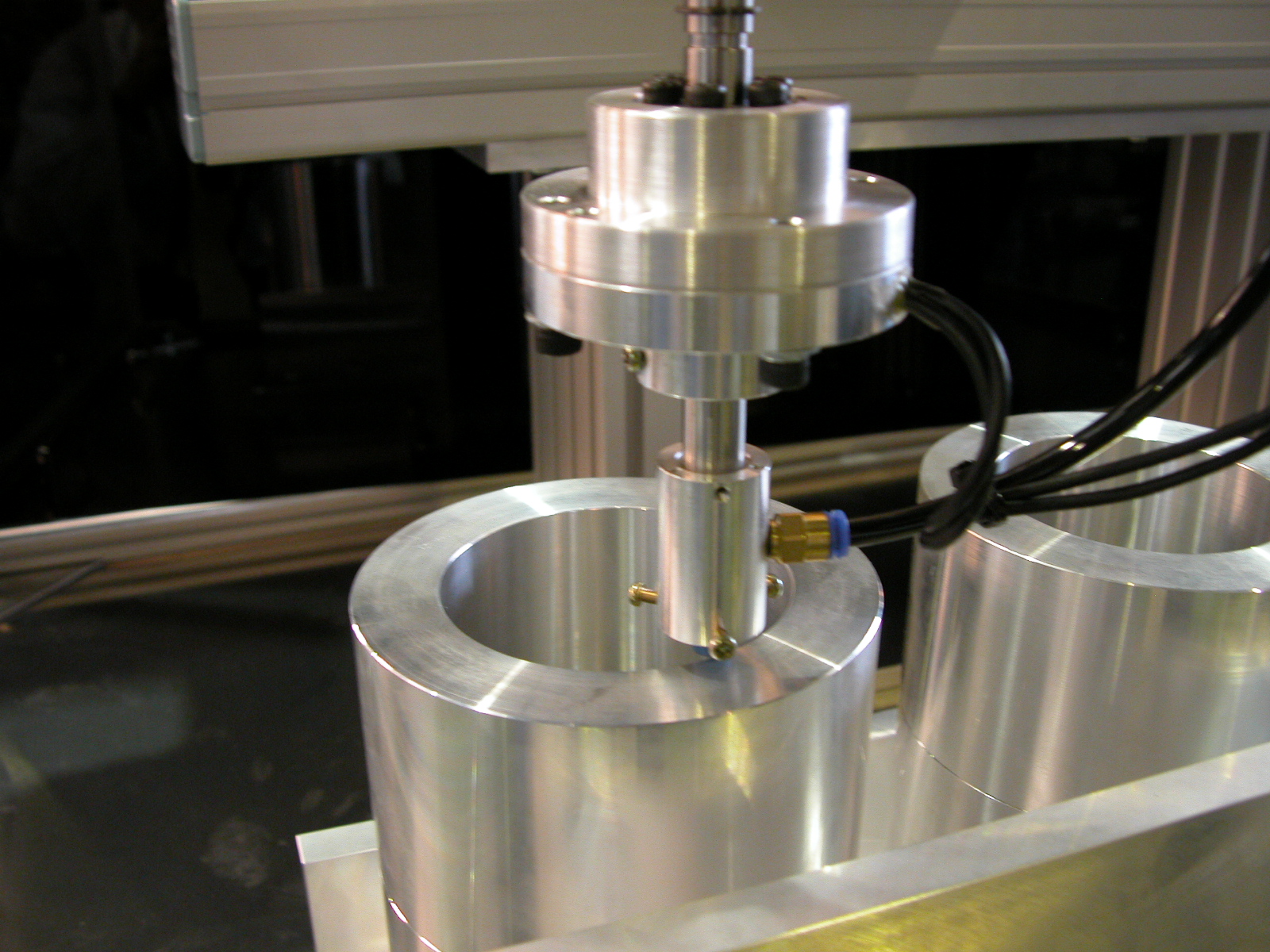 全自動(dòng)發(fā)動(dòng)機(jī)缸體用渦流探傷設(shè)備