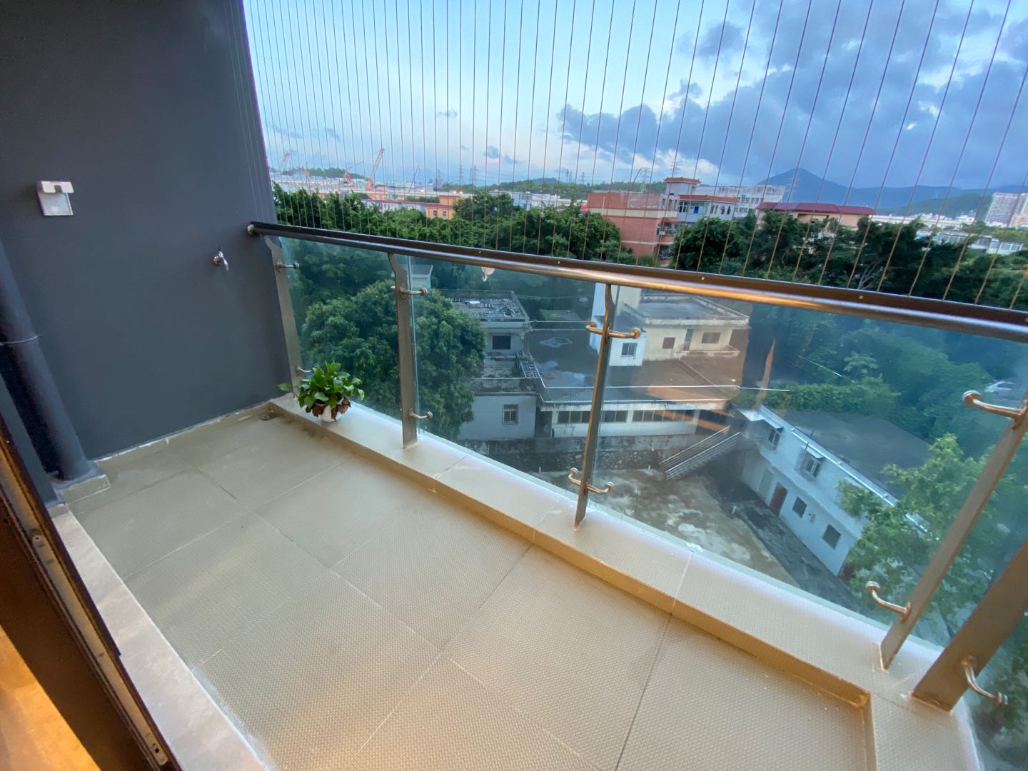 阳台.jpg