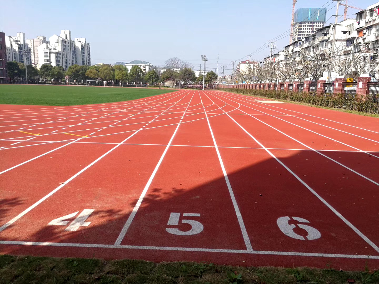 透氣型塑膠跑道