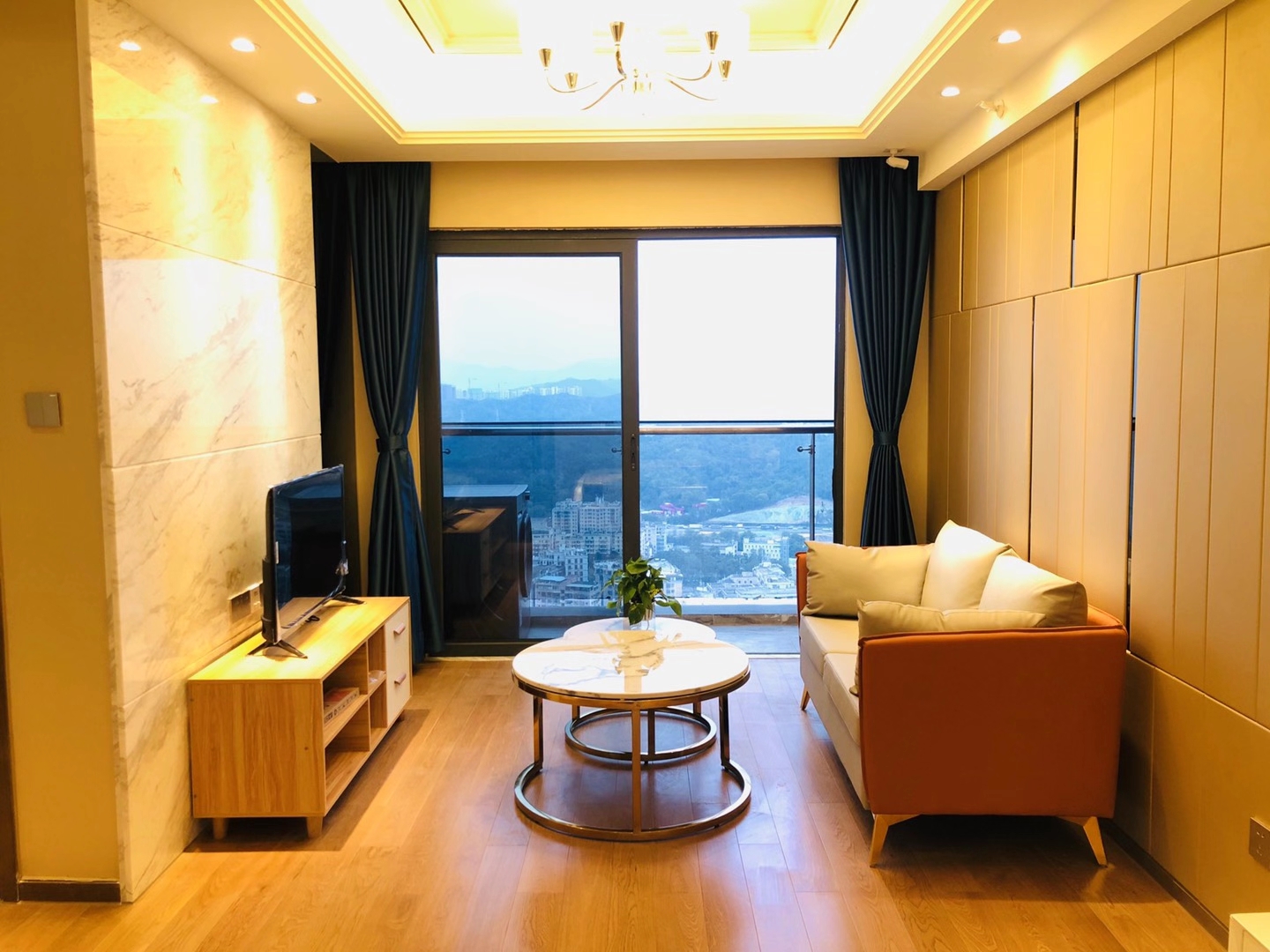 恒大城市之光一房一厅家电齐全拎包入住