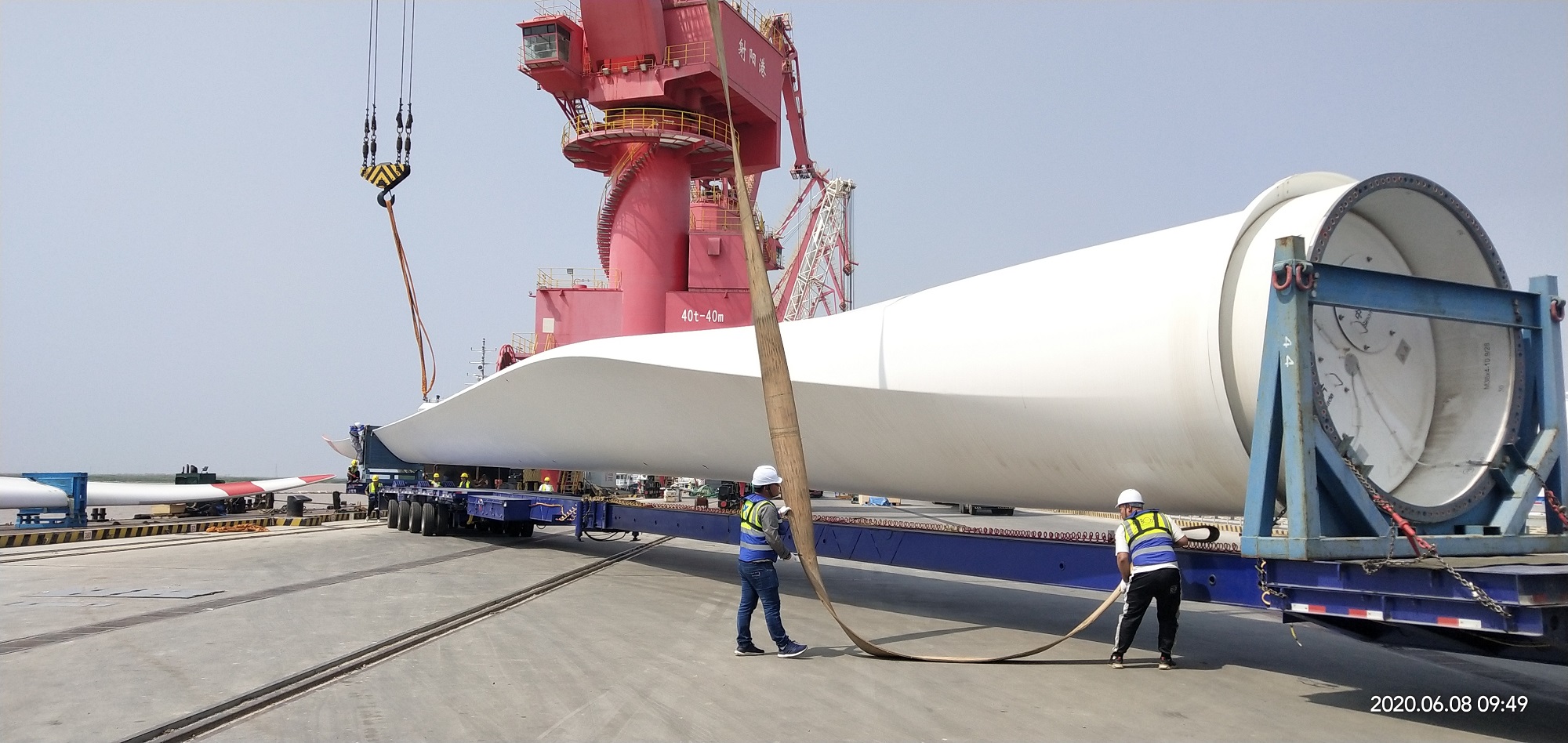 射陽港碼頭吊裝1.jpg