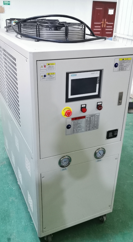 冷水機