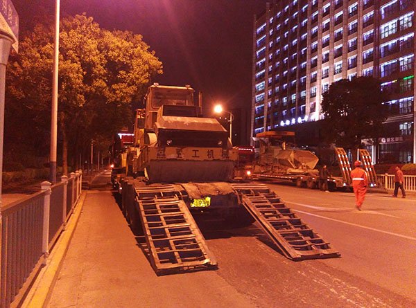 工程施工機(jī)械運(yùn)輸