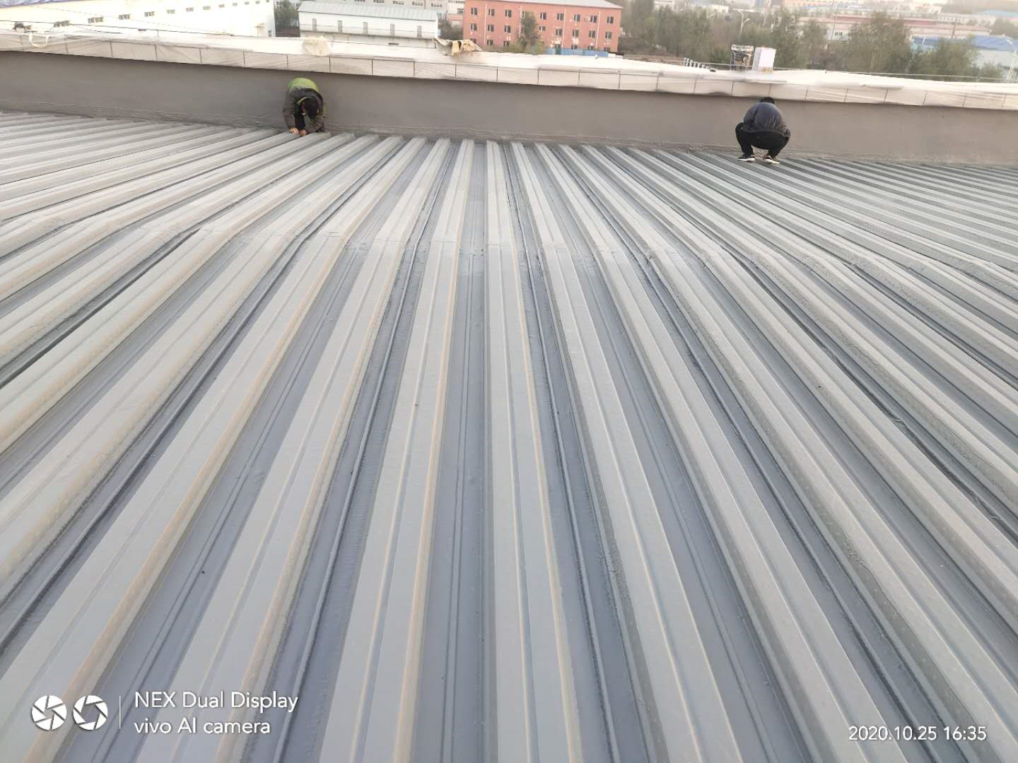 如何利用聚脲材料的快速固化特性提升屋頂防水施工效率？ 