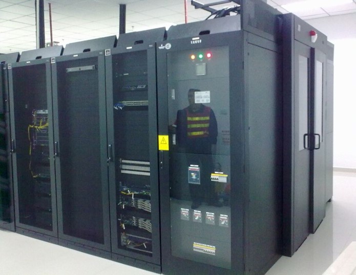 2、長安福特杭州工程：共12臺機(jī)柜+APM+CRV.jpg