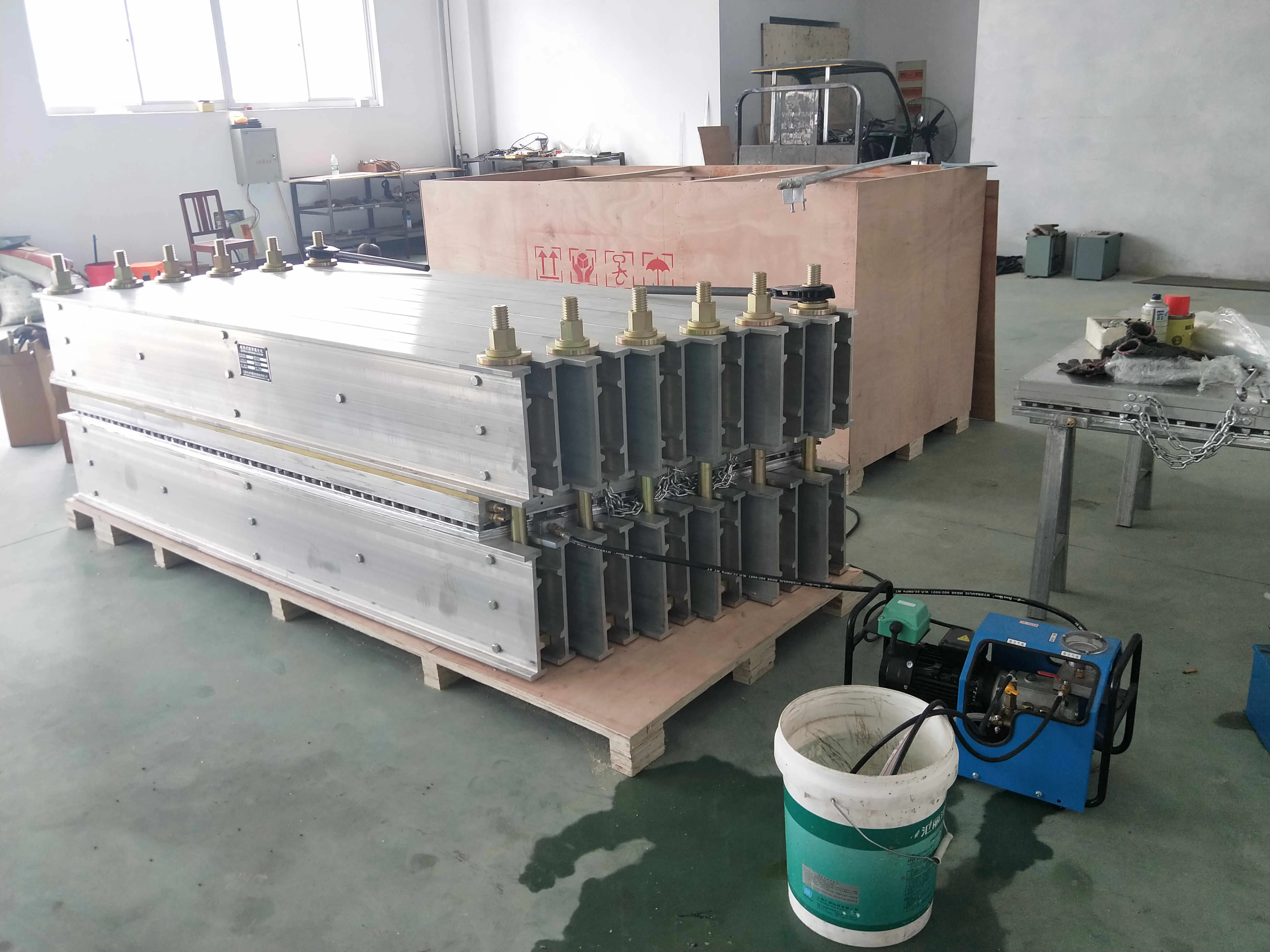 如何正確用膠帶修補(bǔ)器解決輸送帶破損